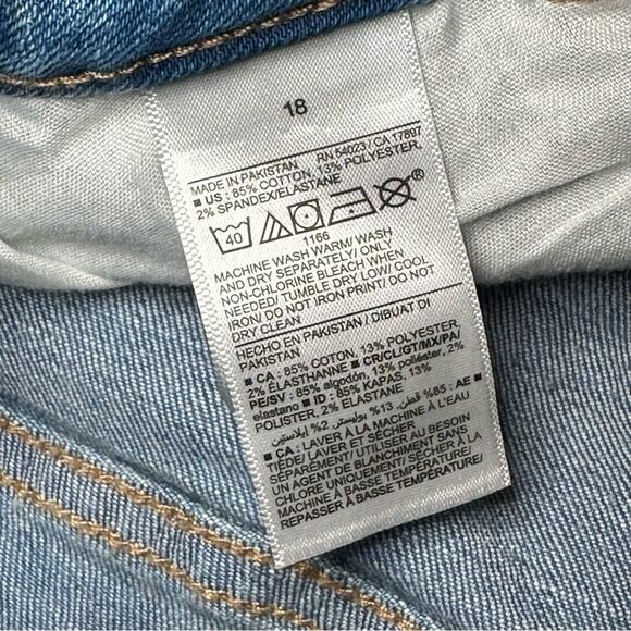 Old Navy High Rise Rockstar Super Skinny Secret Smooth Pockets Medium Wash Jeans - Picture 5 of 5